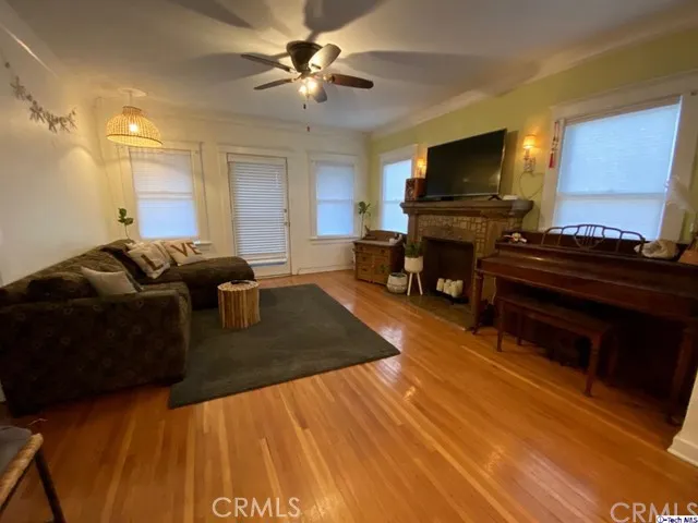 1174 1176 N Kenilworth Avenue, Glendale, California 91202