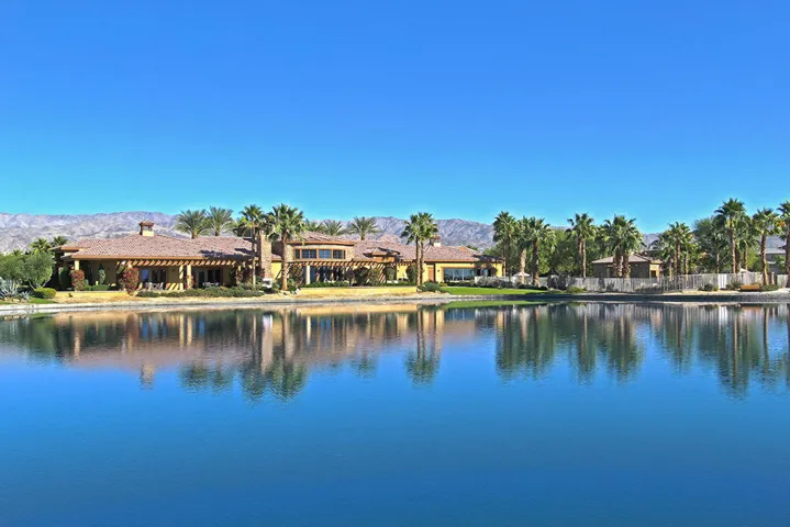 CLUB HOUSE 2 MLS