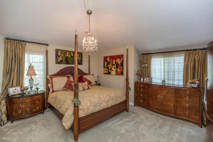 819 Riverrock Cir-33
