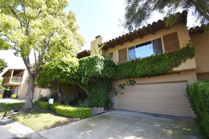 2047 Vista Cajon, Newport Beach, California 92660
