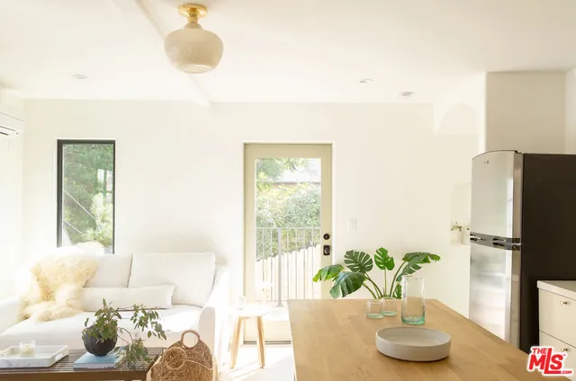 3200 Larissa Drive, Silver Lake, California 90026