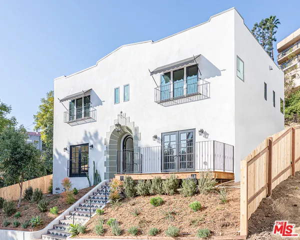 3200 Larissa Drive, Silver Lake, California 90026