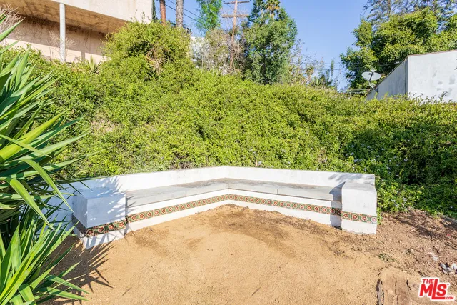 3200 Larissa Drive, Silver Lake, California 90026