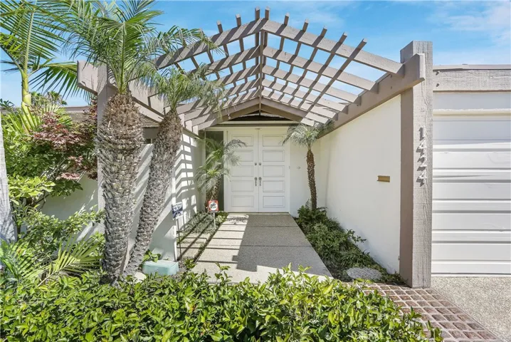 1424 Galaxy Drive, Newport Beach, California 92660