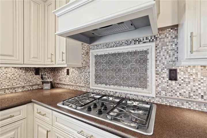 42300 Wyandotte Street, Temecula, California 92592