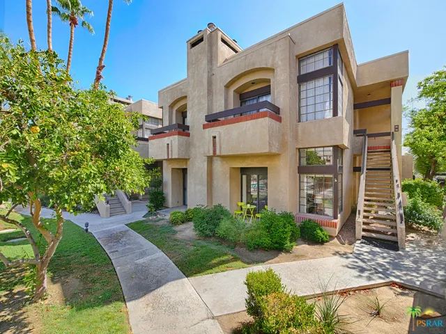 Ground floor, end unit location.