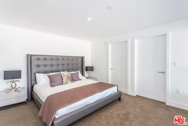 1616 N La Brea Avenue 303, Los Angeles, California 90028