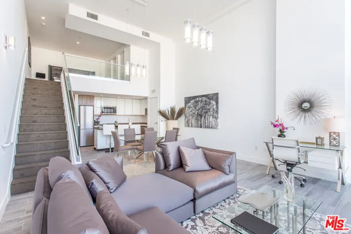 1616 N La Brea Avenue 303, Los Angeles, California 90028