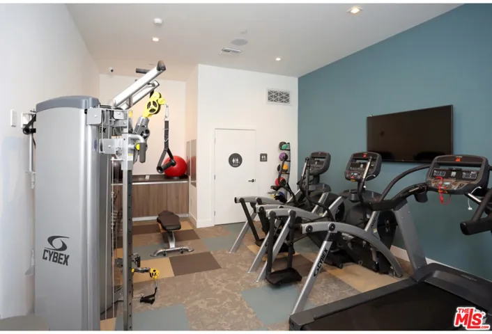 1616 N La Brea Avenue 303, Los Angeles, California 90028