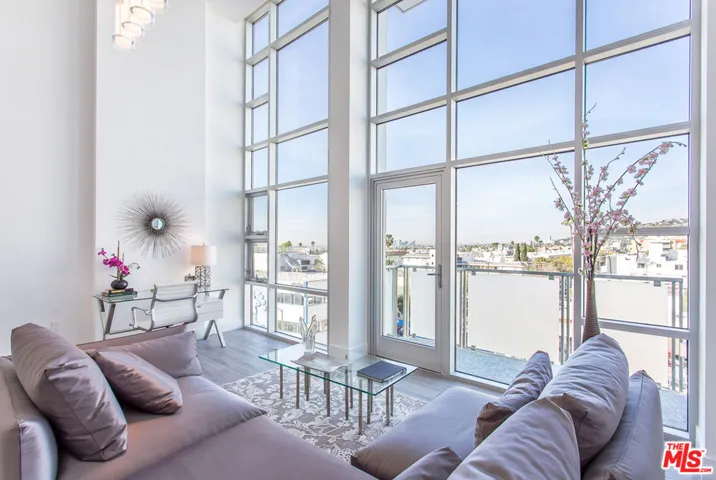 1616 N La Brea Avenue 303, Los Angeles, California 90028
