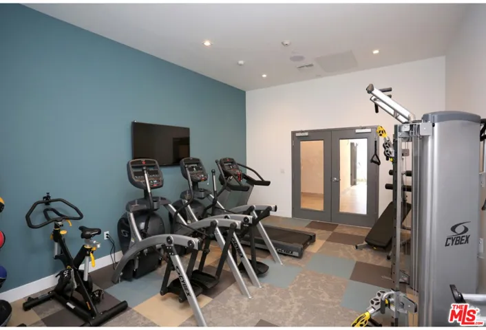 1616 N La Brea Avenue 303, Los Angeles, California 90028
