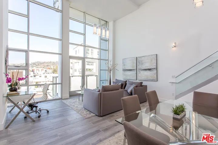 1616 N La Brea Avenue 303, Los Angeles, California 90028