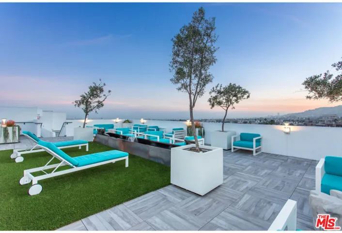 1616 N La Brea Avenue 303, Los Angeles, California 90028