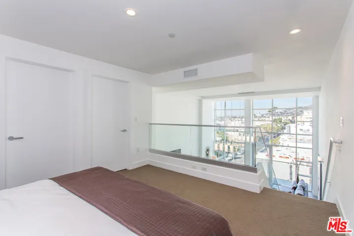 1616 N La Brea Avenue 303, Los Angeles, California 90028