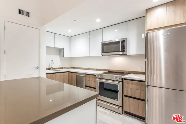 1616 N La Brea Avenue 306, Los Angeles, California 90028