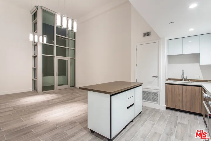 1616 N La Brea Avenue 306, Los Angeles, California 90028