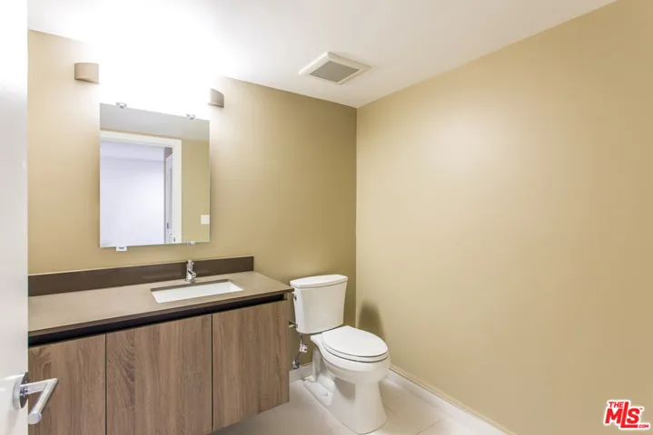 1616 N La Brea Avenue 306, Los Angeles, California 90028