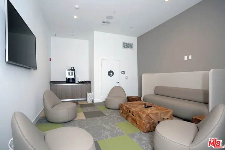 1616 N La Brea Avenue 306, Los Angeles, California 90028