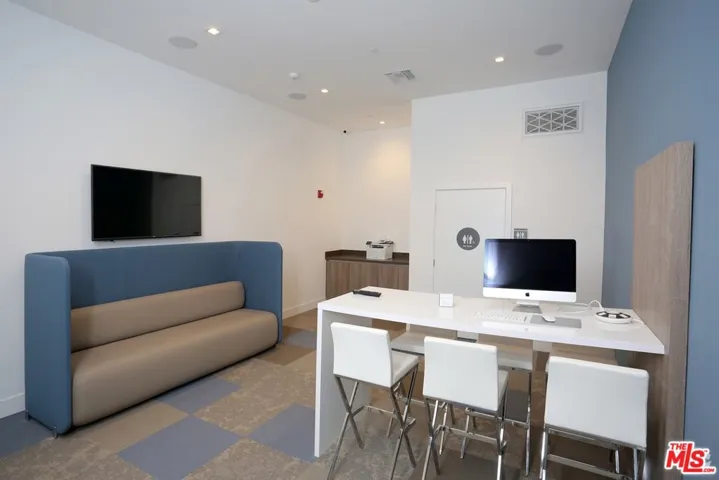 1616 N La Brea Avenue 306, Los Angeles, California 90028