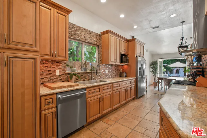 5507 Hermitage Avenue, Valley Village, California 91607