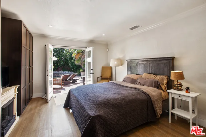 5507 Hermitage Avenue, Valley Village, California 91607