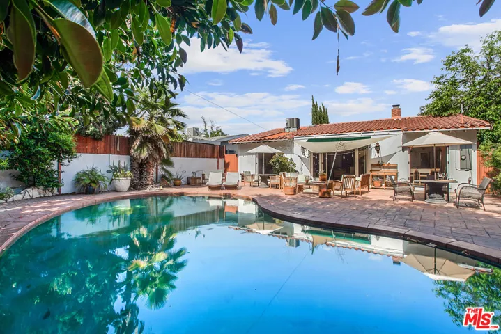5507 Hermitage Avenue, Valley Village, California 91607