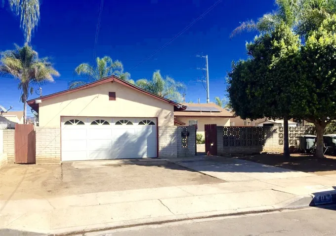 818 N Cedar Street, Escondido, California 92026