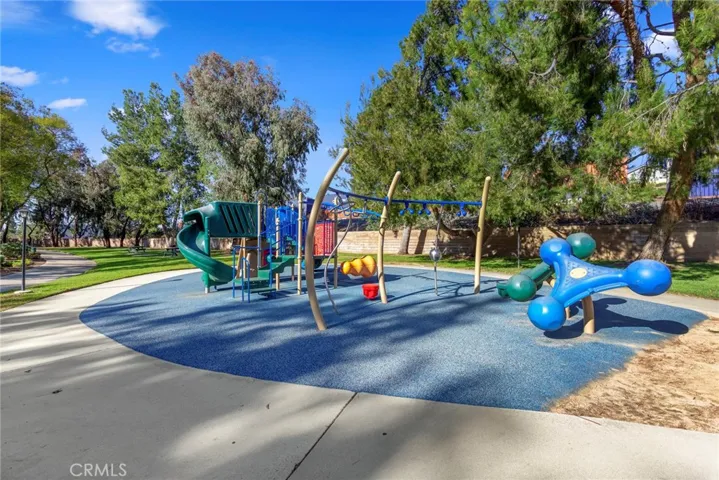 Yorba Linda Villages is a well maintained community.  Amenities include community park, playground, picnic areas and walking trails.