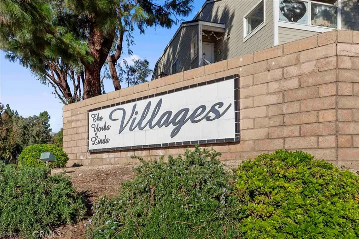 Located in the quiet community of Yorba Linda Villages, this single level, 2 bed, 2 bath upper unit has no neighbors above or below.
