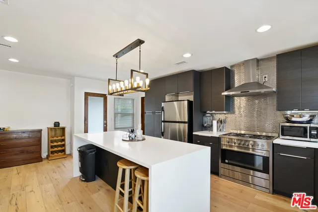 5757 Vesper Avenue, Sherman Oaks, California 91411