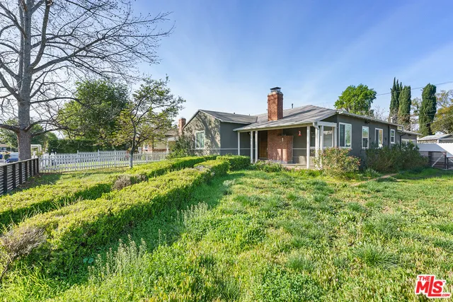 5757 Vesper Avenue, Sherman Oaks, California 91411