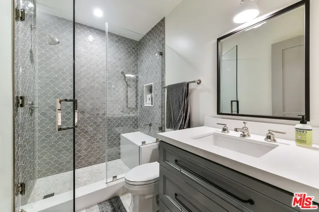 703 Bayview, Manhattan Beach, California 90266