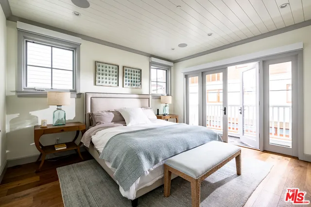703 Bayview, Manhattan Beach, California 90266