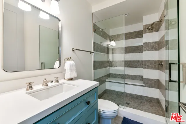 703 Bayview, Manhattan Beach, California 90266