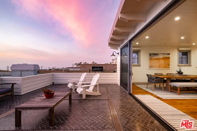 703 Bayview, Manhattan Beach, California 90266