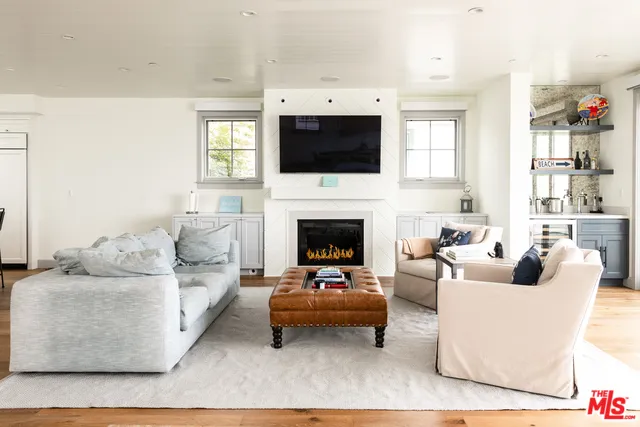 703 Bayview, Manhattan Beach, California 90266