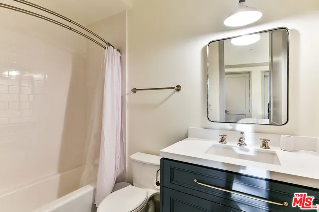 703 Bayview, Manhattan Beach, California 90266