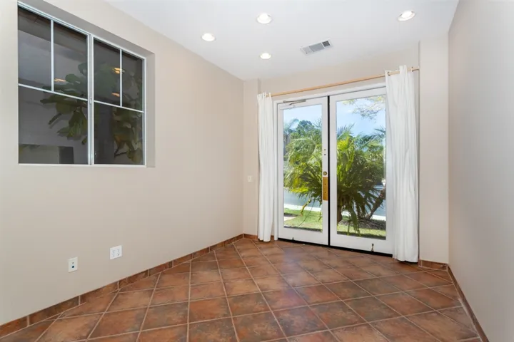 1122 Beachwood Way, Oceanside, California 92057