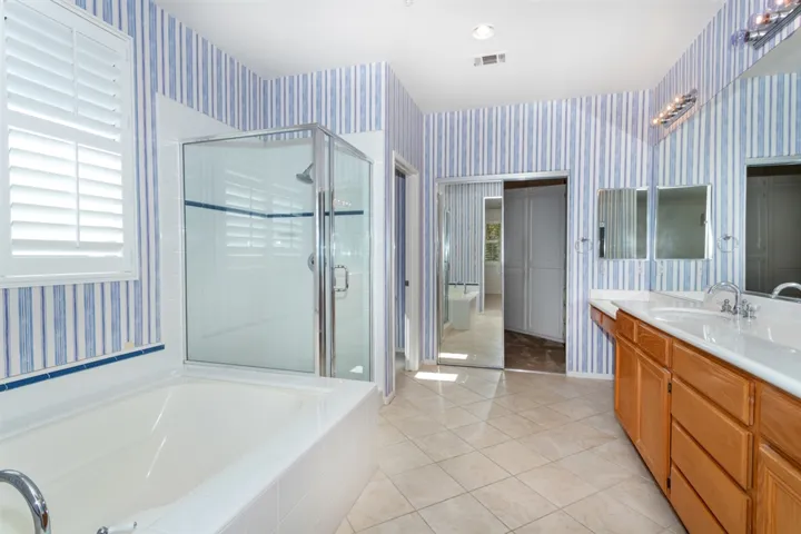 1122 Beachwood Way, Oceanside, California 92057
