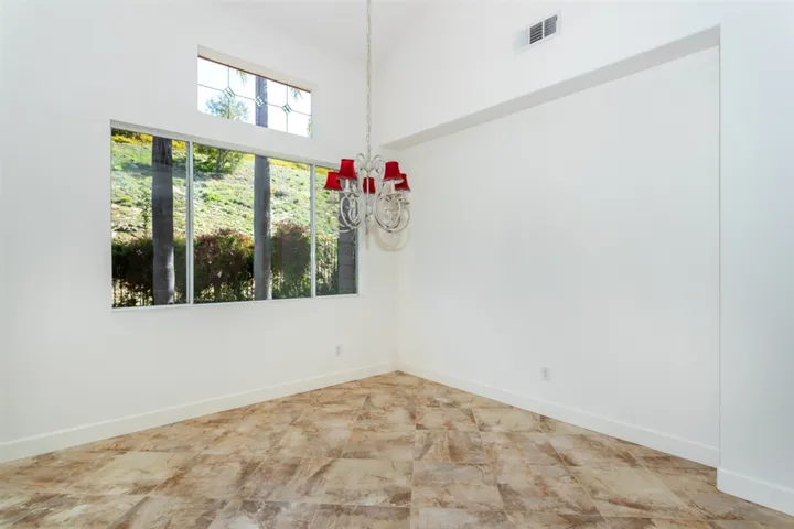 1122 Beachwood Way, Oceanside, California 92057