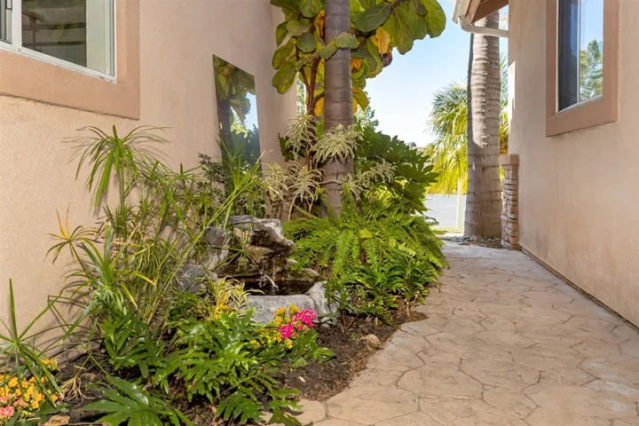 1122 Beachwood Way, Oceanside, California 92057