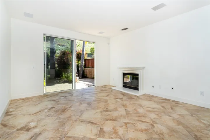 1122 Beachwood Way, Oceanside, California 92057