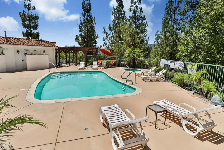 oCommunity Pool