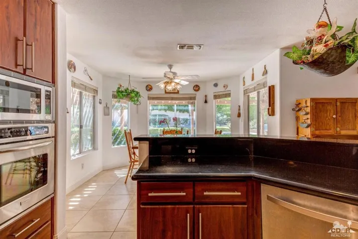 Kitchen to Breakfast room