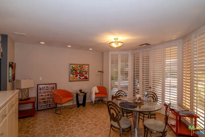 Breakfast nook