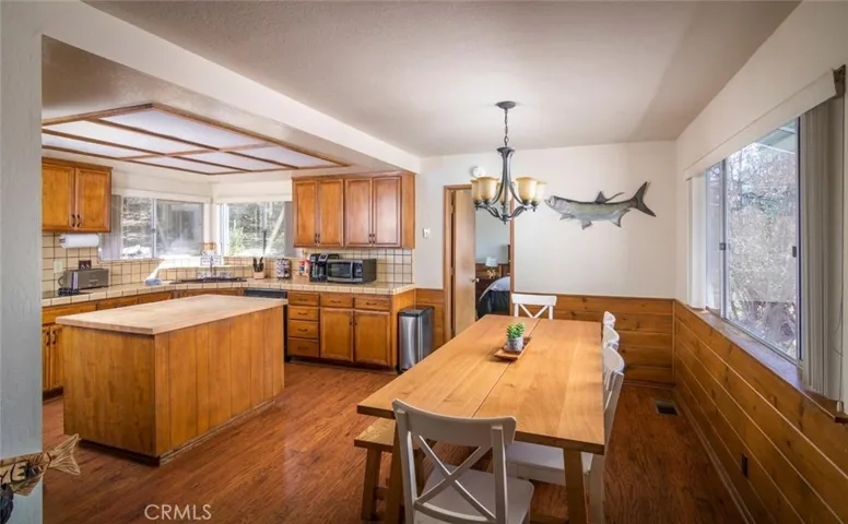 1231 Glacier Drive, Lake Arrowhead, California 92352