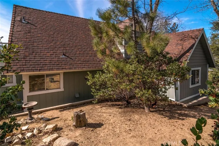 1231 Glacier Drive, Lake Arrowhead, California 92352
