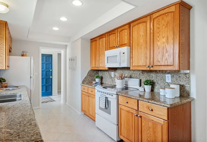 Lots of cabinet space with pull out drawers