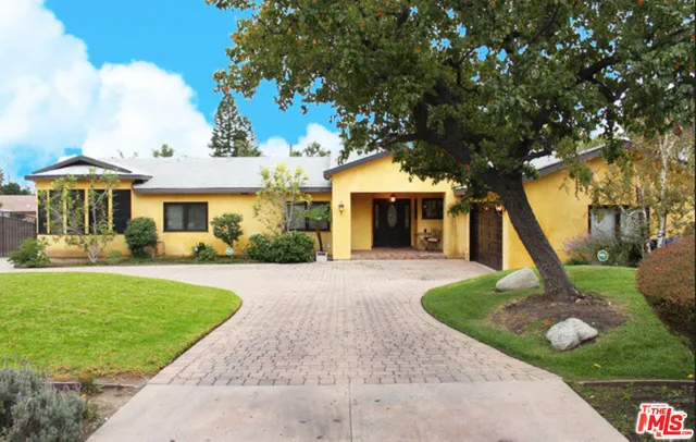 18800 Tuba Street, Northridge, California 91324