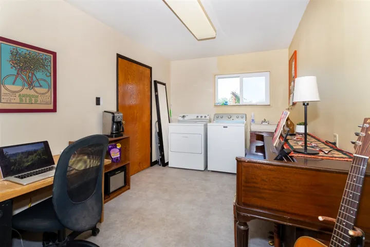 1418 Banyan Dr, Fallbrook, California 92028